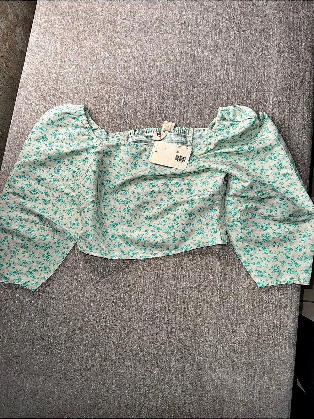 Levi Floral Cropped Blouse in White & Green Size XS NWT